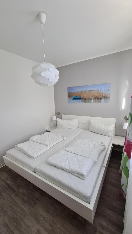 Bernstein Apartment Gelbensande Екстериор снимка